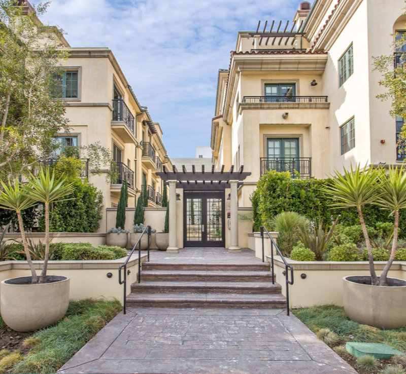 225 Hamilton Dr. #104 Beverly Hills, CA FOR RENT